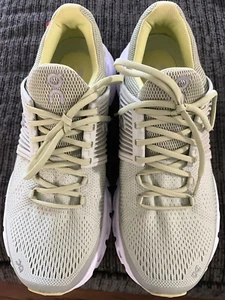 ON CLOUD women's Green Sneakers, size 8.5 - Picture 1 of 7