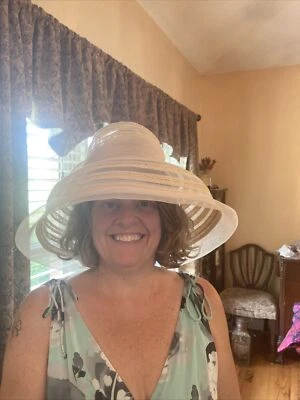 Sombrero Derby Vintage Juan ELL Marfil y Beige, Iglesia, Boda, Tea Party Foto 1 de 4