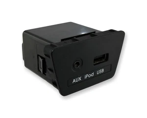 Jack ausiliario originale Hyundai Tucson ix35 Y-AUX + modulo iPod USB 96110-2S500TAN - Foto 1 di 11