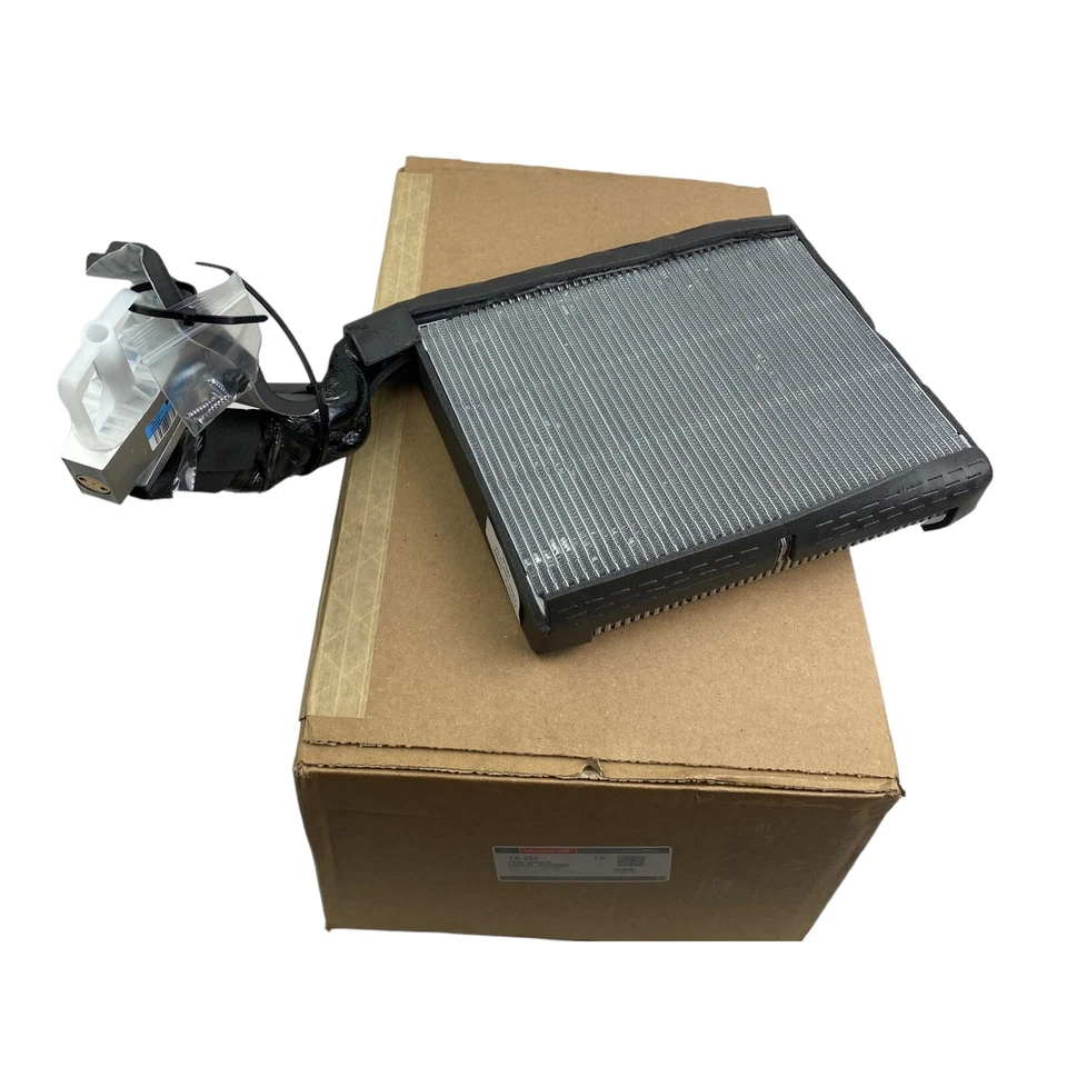 Núcleo evaporador de aire acondicionado original Ford Motorcraft YK-260 Ford Mustang 2015-2016 Foto 1 de 4