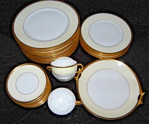 Vintage 1930's Hutschenreuther Selb Bavaria White with Ivory Rims Favorite China - Picture 1 of 49
