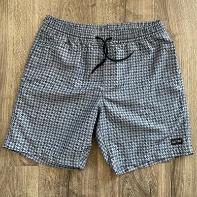 Volcom shorts. Hurley, Nike, boardshorts, beach, RVCA, men’s shorts - Image 1 of 4
