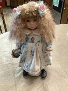 Entenhaus Erbstück Puppe 0594 /5000 - Bild 1 von 5