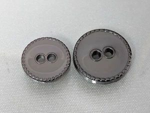 7x kleine, interessante Metallknöpfe - 11,5mm / 14mm - Grau Lack - #97 - Bild 1 von 1