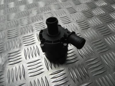 Auxiliary Water Pump Volkswagen GOLF VII Variant 2016 5Q0965561G Foto 1 de 3