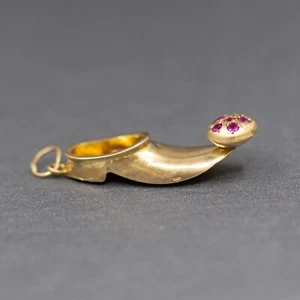 Vintage Turkish Shoe Sabah Slipper Nalins Charm in 18k Yellow Gold with Rubies - Bild 1 von 5