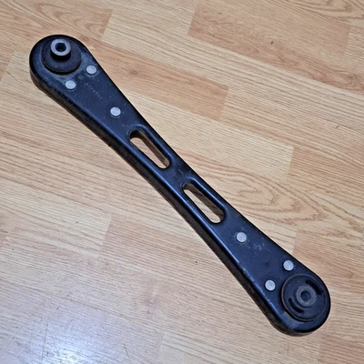 Brazo de control inferior trasero Ford Mustang 2009 OEM Foto 1 de 4