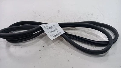 Hyundai Veloster On Body Door Jamb Seal Front Right Passenger  2012 2013 2014 20 - Image 1 of 4