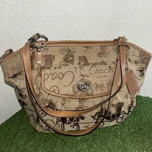 Coach Schultertasche Pferd und Kutsche Canvas Leder braun F14665 - Bild 1 von 12