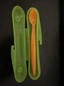 Tupperware Toddler Spoon And Case NEW - FREE SHIPPING - Picture 1 of 3