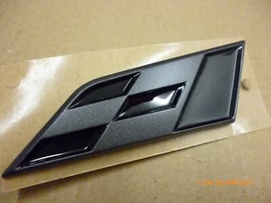 NEW GENUINE SEAT CUPRA BLACK FLAG GRILLE BADGE 6J9853670A - Picture 1 of 8