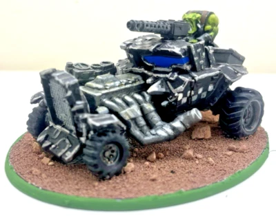 Ork Warbuggy Goff 3rd Party modelo profissional pintado: Warhammer 40K - Imagem 1 de 4