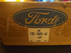 NOS Ford F78Z-15A201-AA RH Side Corner/Lamp For 97-98 Windstar - Picture 1 of 8