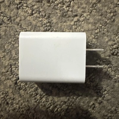 GENUINE Oculus Quest - USB-C 10W Power Adapter Charger AN10A-050P - Image 1 of 3