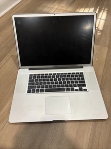 MacBook Pro 17 pouces modèle A1297 mi 2009 pour pièces/réparation. Livraison gratuite. - Photo 1/17