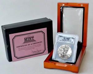 2017 1oz Silver Eagle ICG MS70 First Day of Issue #0702 of 4198 Wooden Box & CoA - Picture 1 of 4