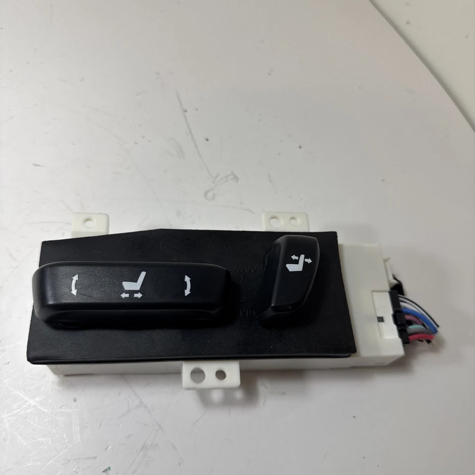 2018 LEXUS IS300 FRONT LEFT SIDE SEAT ADJUSTMENT CONTROL SWITCH OEM - Image 1 of 4