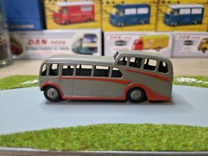 VRAI dinky toys Meccano England Observation Coach