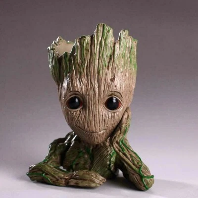 Maceta porta bolígrafo Baby Groot Hand On Face 5,25" Guardianes de la Galaxia 😍 Foto 1 de 4