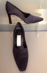 Women’s 7 1/2 Black Bandolino Satin Pumps - Picture 1 of 12