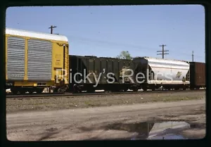 Original Dia CNW #68899/175084 Covered Hoppers Chicago Northwestern 1981 - Bild 1 von 3