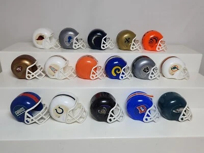 Lote de 16 Cascos De Plástico Mini Gumball NFL De Colección Browns Rams Oilers Raiders Foto 1 de 4