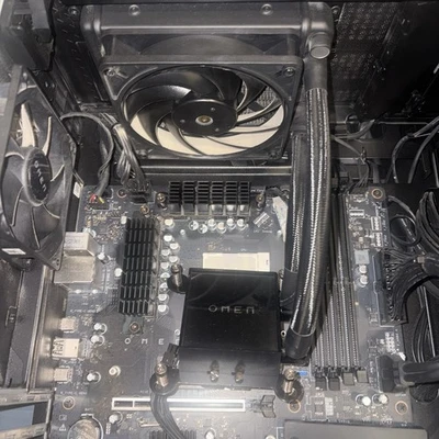 Original HP OMEN 30L dedicated 120 water cooler heatsink M83510-001 - Image 1 of 4