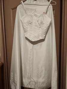 Simple Two Piece Satin wedding dress - Picture 1 of 10