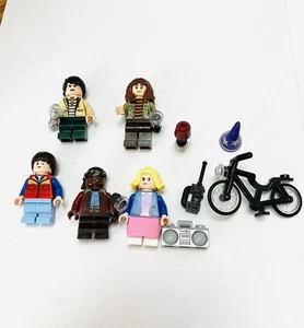 Lote de minifiguras Lego Stranger Things (5) #75810 The Upsidedown algunos accesorios - Imagen 1 de 8