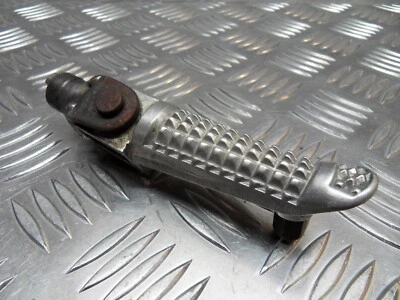 Suzuki GSXR 600 / 750 1000 estriba delantera izquierda y montaje 2000 a 2005 Foto 1 de 4