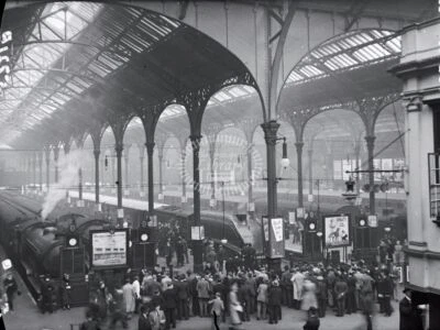 PHOTO BR British Railways Station Scene - LIVERPOOL STREET 1937