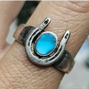 Vintage Sterling Silver Horseshoe Good Luck Turquoise Ring Size 8 - Picture 1 of 3