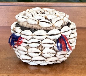 Belgian Congo AFRICAN COWRIE SHELL Small 3.5" Covered Basket with Lid Cover 1958 - Picture 1 of 5