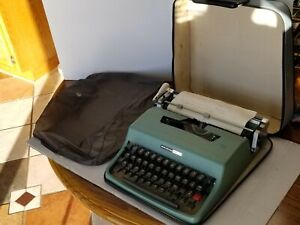 VTG 1963 Olivetti Underwood Lettera 32 Portable Typewriter Very Nice Shelf N4