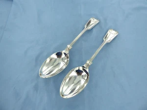 A PAIR OFSTERLING SILVER FIDDLE THREAD & SHELL SERVING SPOONS, SHEFFIELD 1977 - Picture 1 of 11