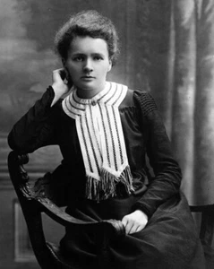 Nuova foto: scienziata fisica vincitrice del premio Nobile Madame Marie Curie - 6 taglie! - Foto 1 di 7