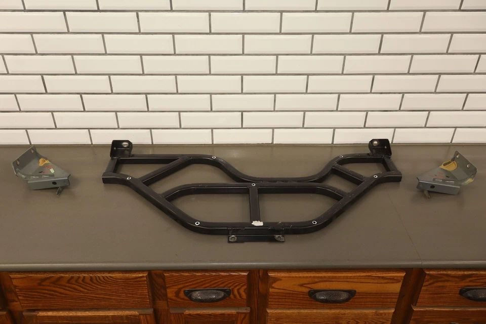 2004-2006 Pontiac GTO (2-Door) 18 Gallon Gasoline Fuel Tank Cross Brace W/Mounts - Image 1 of 4