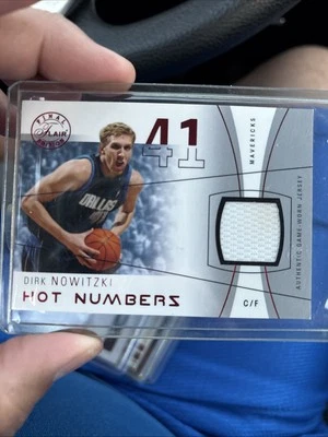 Camisetas Flair Final Edition Hot Numbers 2003 rojas/175 Dirk Nowitzki #HN-DN HOF Foto 1 de 2