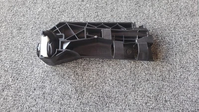 2019 2024 BMW X5 G05 X6 G06 SLIDE BRACKET RIGHT FRONT K11596 2020 2021 2022 2023 - Image 1 of 4