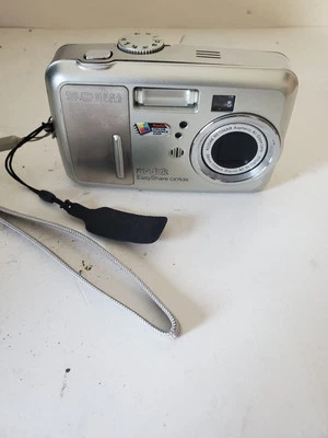 Kodak EasyShare CX7530 5MP Digital Camera - Silver - Untested - FOR PARTS - Image 1 of 4