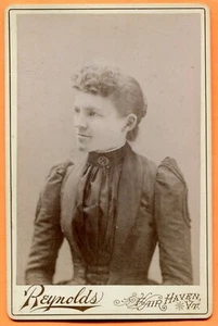 Fair Haven, VT, Portrait of a Young Woman, by Reynolds, circa 1890 Backstamp - Picture 1 of 3