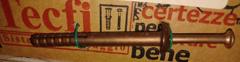 tassello a battere RAMATO (non rame) Ø mm.6 x 40 pz.100 - Immagine 1 di 1