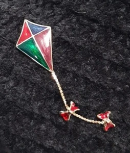 Vtg 1980s LADY REMINGTON KITE PIN BROOCH spring MULTICOLOR ENAMEL signed LR - Picture 1 of 9