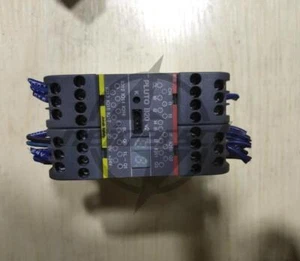 1PCS Used 2TLA020070R4600 ABB safety relay Tested #Y - Foto 1 di 3
