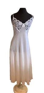 Vintage seidiges Nylon weiß Spitze Kunstperlen Fredericks of Hollywood Nachthemd-Größe M - Bild 1 von 9