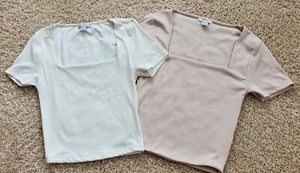 Zwei Crop Tops - bauchfreie Stretch Shirts - T-Shirts Creme & Beige - Gr. S / 36 - Bild 1 von 9