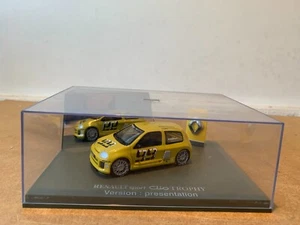 UNIVERSAL HOBBIES RENAULT SPORT CLIO TROPHY VERSION PRESENTATION BOITE 1/43 E9 - Imagen 1 de 4