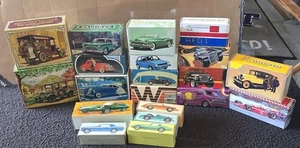 Vintage Konvolut Avon Herren Köln Autos Fahrzeug Flaschen VW Mustang Jeep Vette mit Boxen - Bild 1 von 17