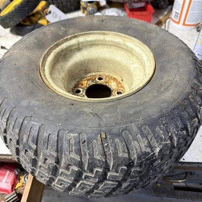 Neumático de llanta delantera 2x2 Cub Cadet 634-04093 5252E (serie 5000) WH-122 Foto 1 de 3