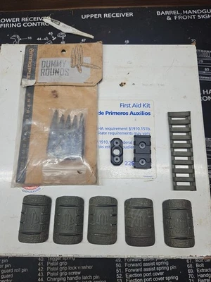 Misc Gear Lot - Image 1 of 2